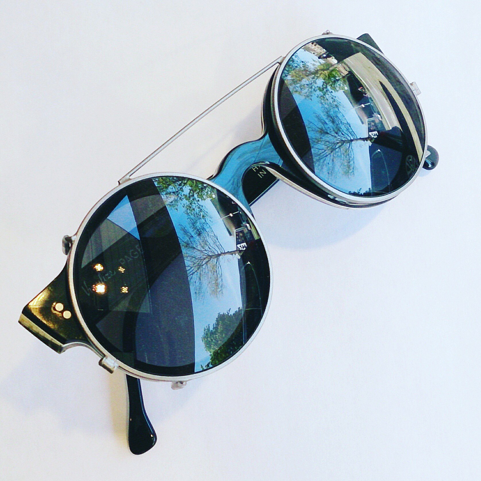 Kwik Sortie Koloniaal Clip-On's, perfect op maat en vorm gemaakt voor jouw bril — YOU & EYE